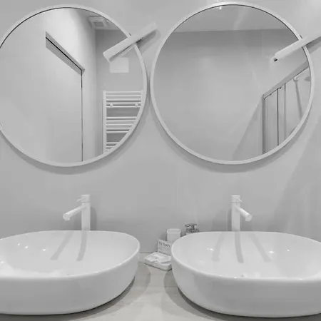 Casa Nanda - Flat Near Navigli And Tortona Area Apartament